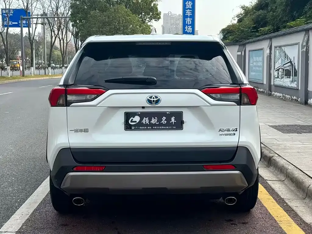 Toyota RAV4 2023 из CN, фото 5