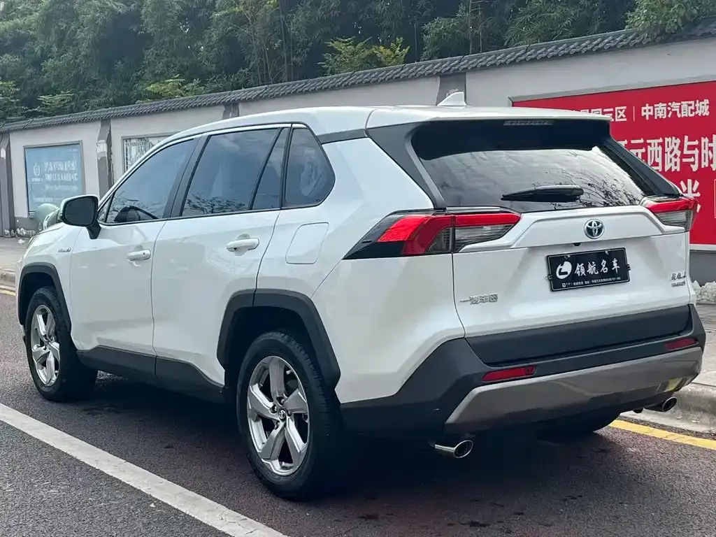 Toyota RAV4 2023 из CN, фото 6