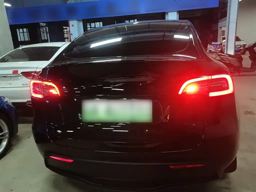Tesla Model Y 2024 из CN, фото 6