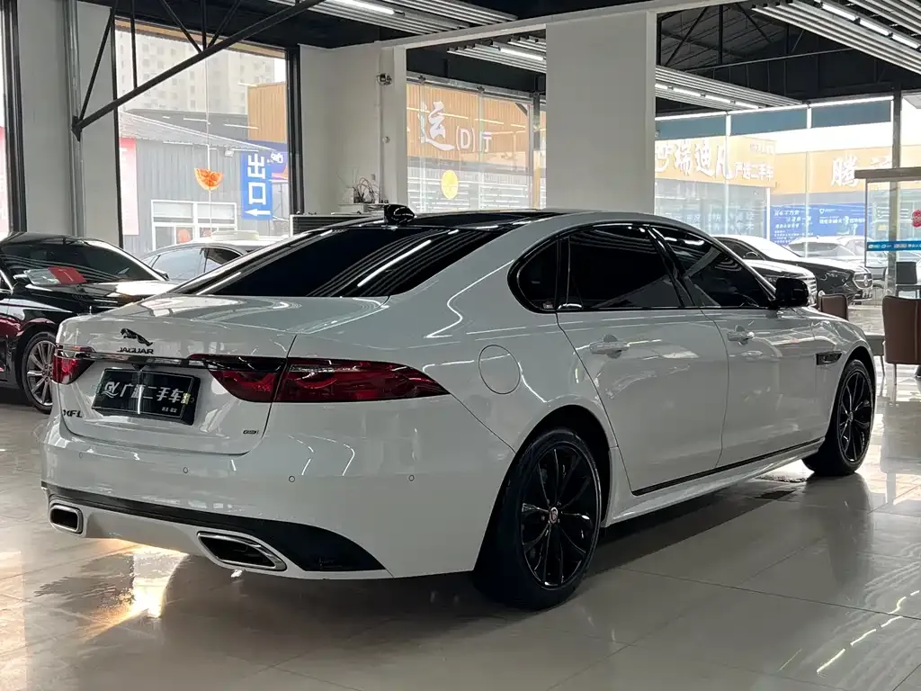 Jaguar XFL 2022 из CN, фото 5