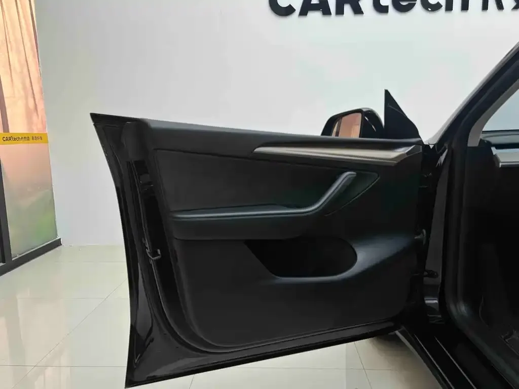 Tesla Model Y 2021 из CN, фото 2