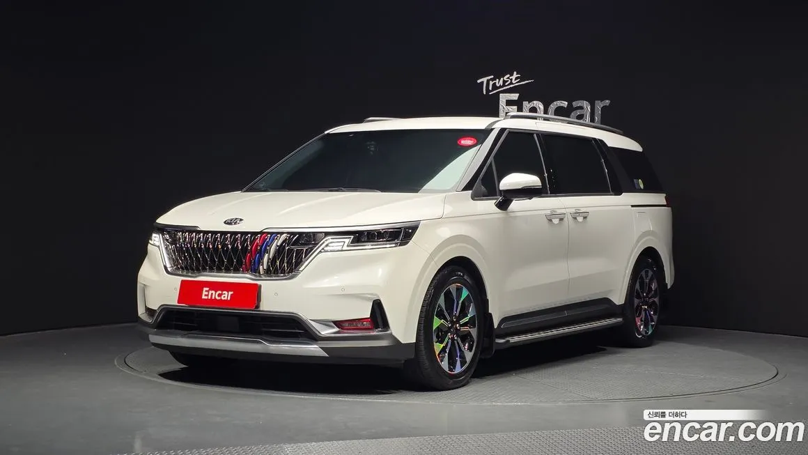 Kia Carnival — фото 1