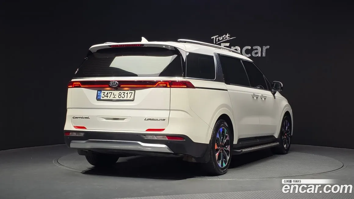Kia Carnival — фото 3
