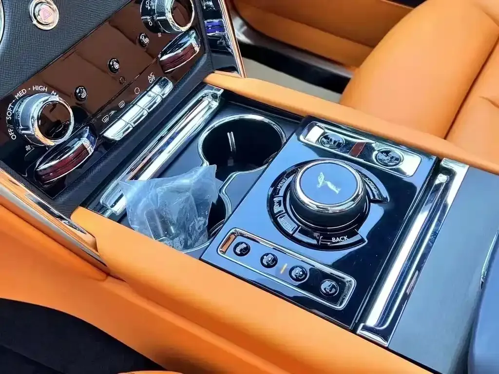 Rolls-Royce Cullinan 2021 из CN, фото 2