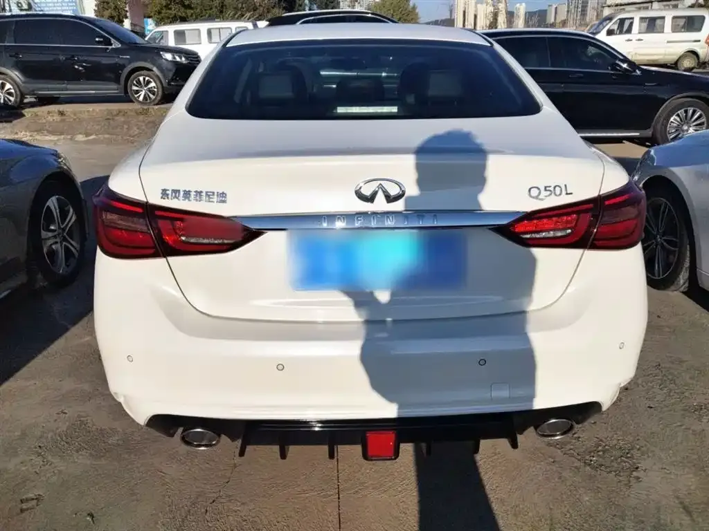 Infiniti Q50L 2021 из CN, фото 7