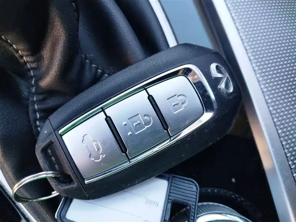 Infiniti Q50L 2021 из CN, фото 2