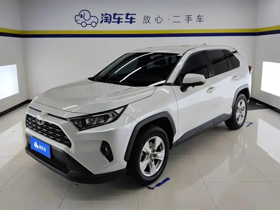 Toyota RAV4 2023 из CN, фото 1