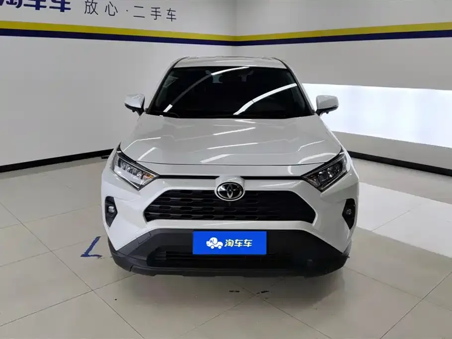 Toyota RAV4 2023 из CN, фото 2