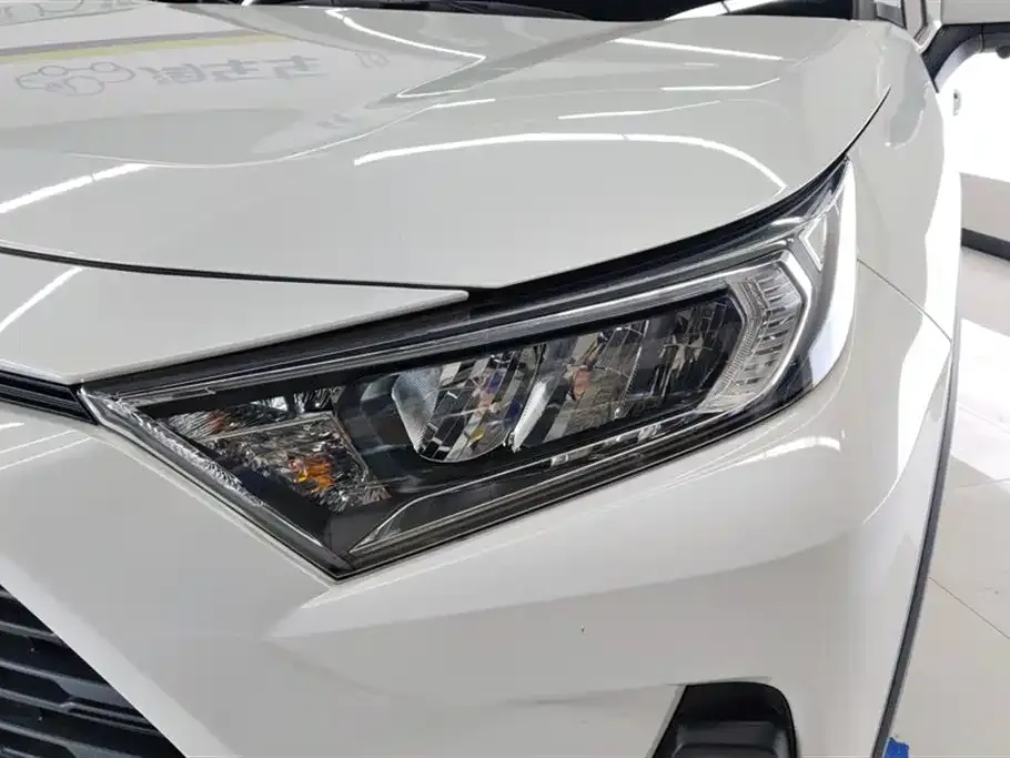 Toyota RAV4 2023 из CN, фото 5
