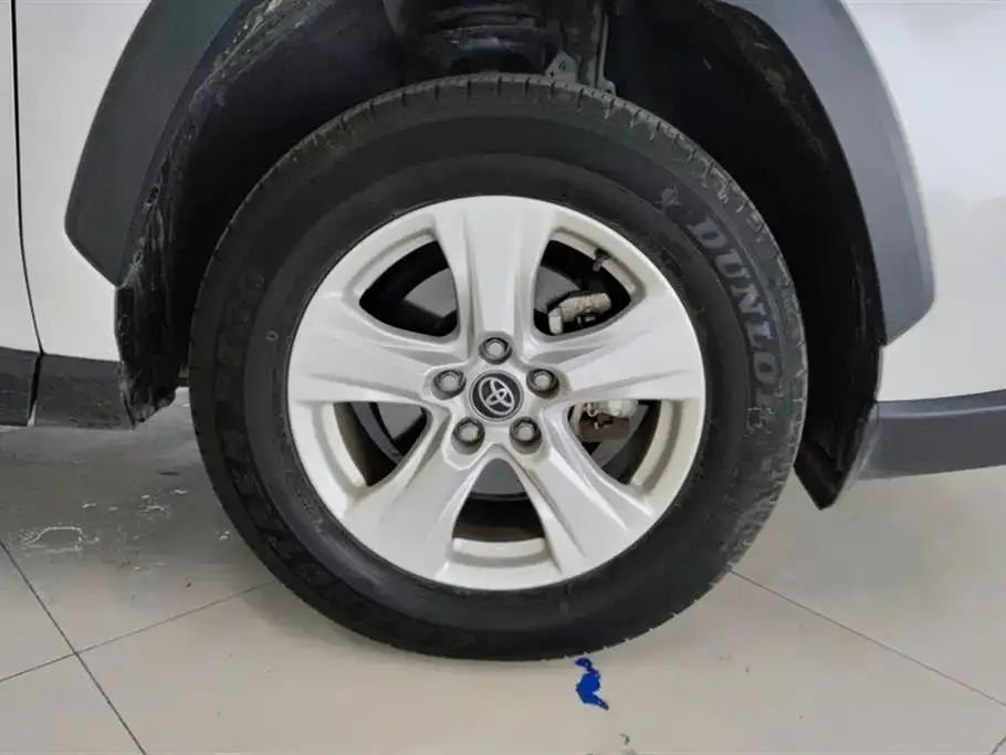 Toyota RAV4 2023 из CN, фото 6