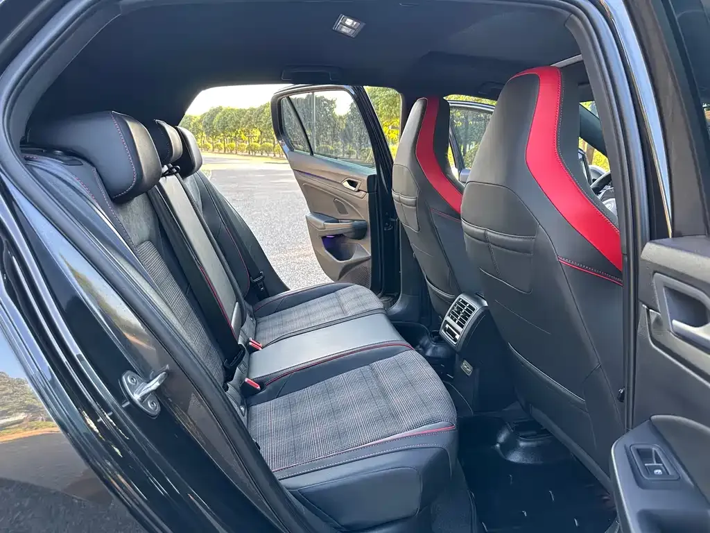 Volkswagen Golf GTI 2022 из CN, фото 5