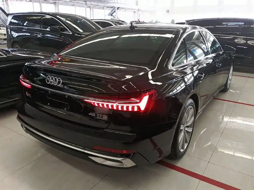 Audi A6L 2023 из CN, фото 7