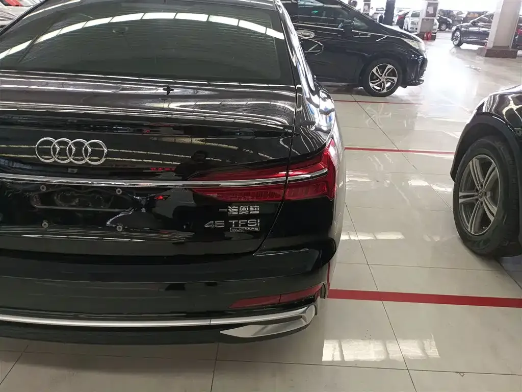 Audi A6L 2023 из CN, фото 5
