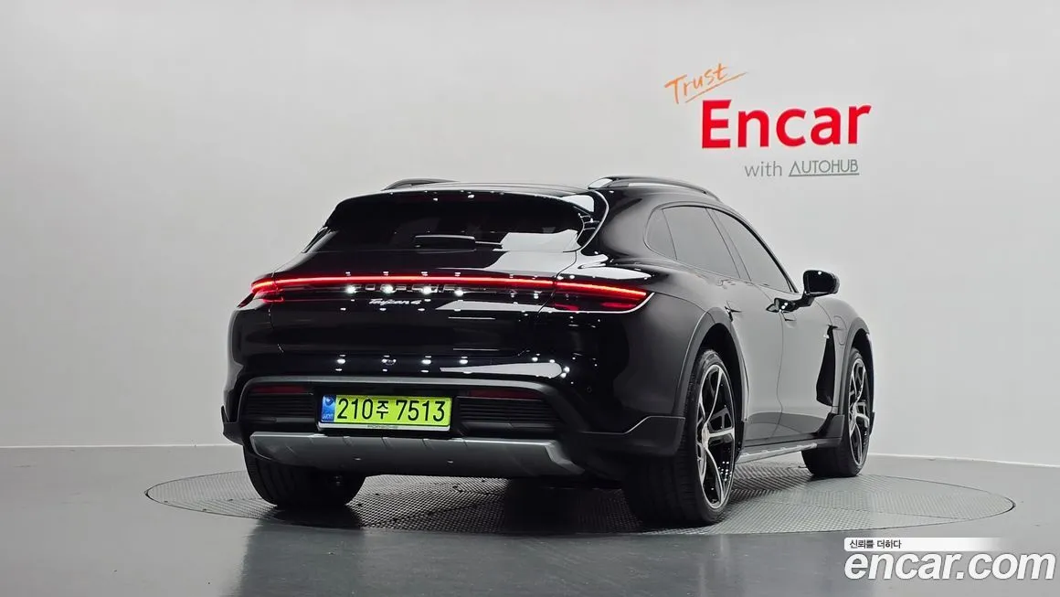 Porsche Taycan 2025 из KR, фото 4