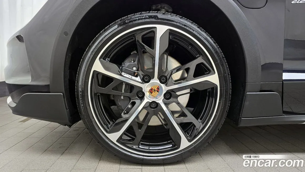 Porsche Taycan 2025 из KR, фото 5