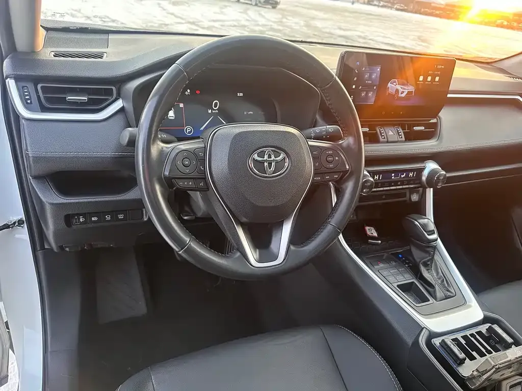 Toyota Wildlander 2023 из CN, фото 5