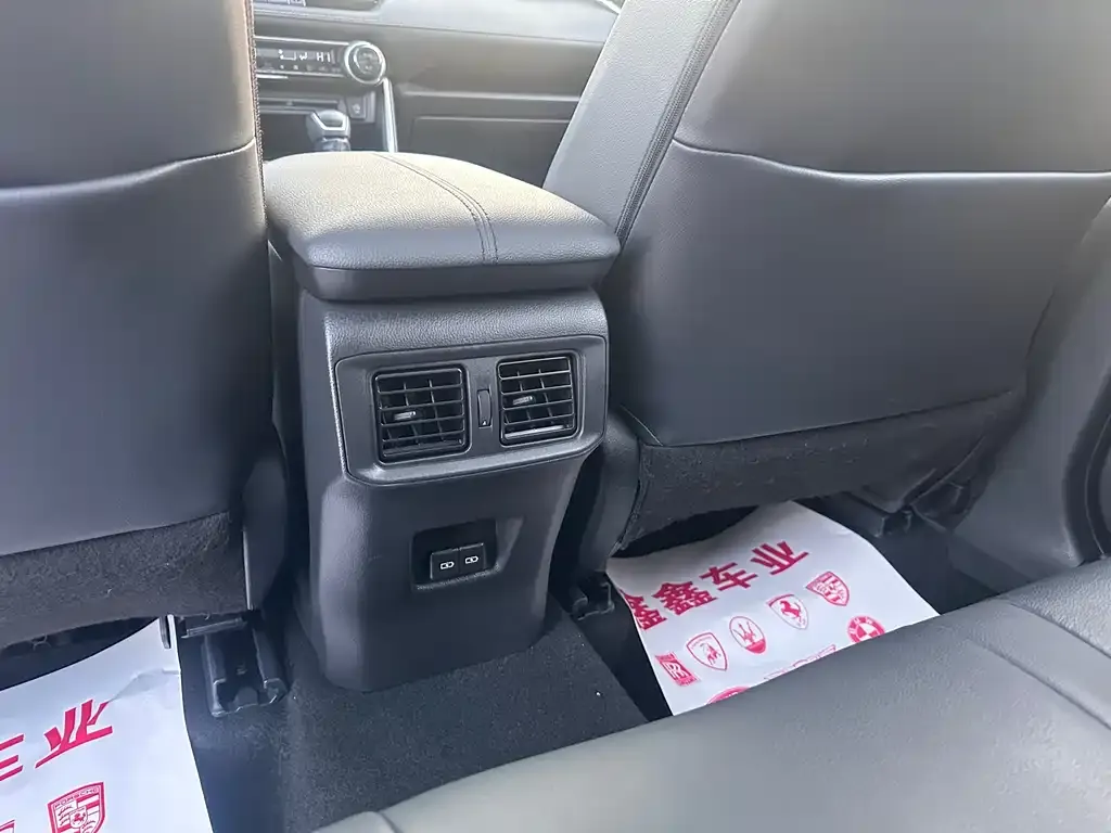 Toyota Wildlander 2023 из CN, фото 9