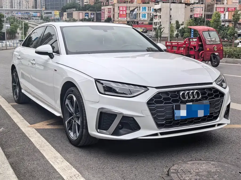Audi A4L 2023 из CN, фото 1