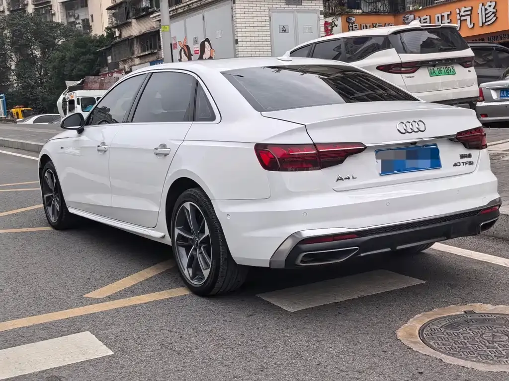 Audi A4L 2023 из CN, фото 8