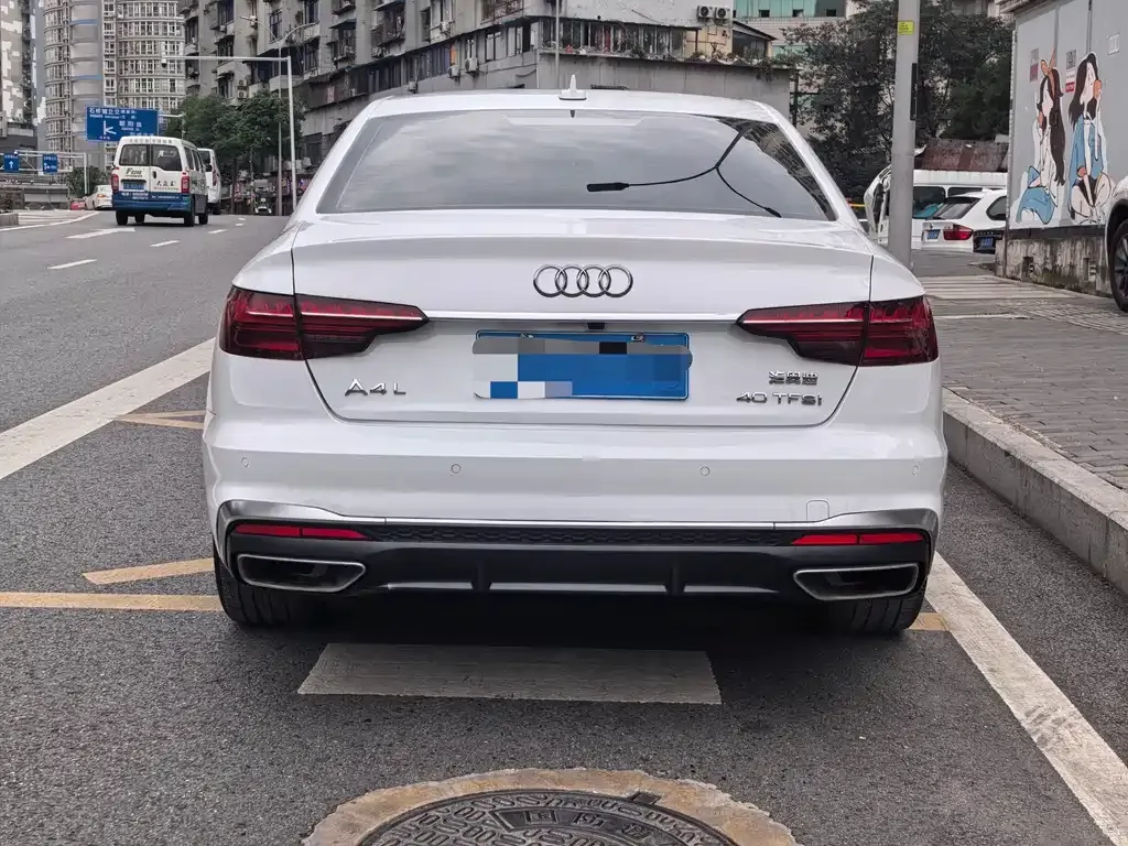 Audi A4L 2023 из CN, фото 6