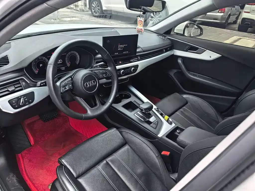 Audi A4L 2023 из CN, фото 2
