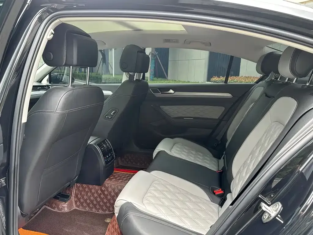 Volkswagen Magotan 2023 из CN, фото 4
