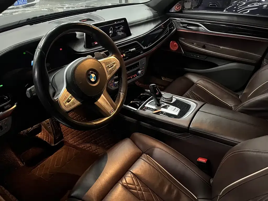 BMW 7 Series 2021 из CN, фото 9