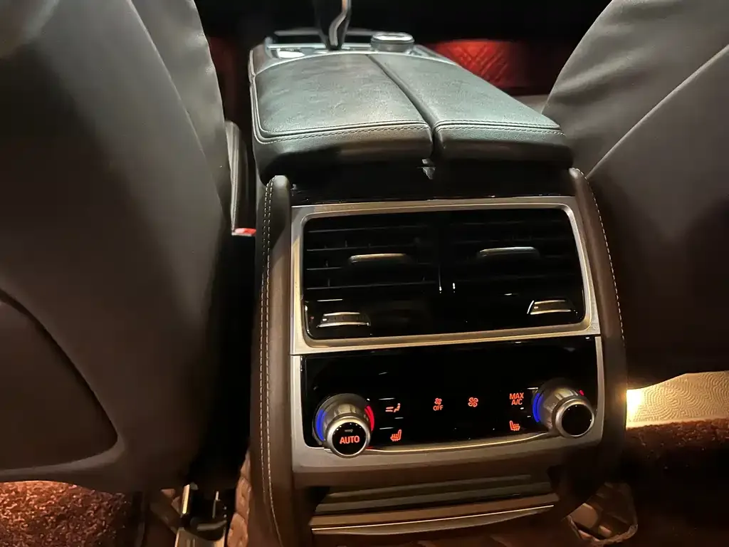 BMW 7 Series 2021 из CN, фото 3