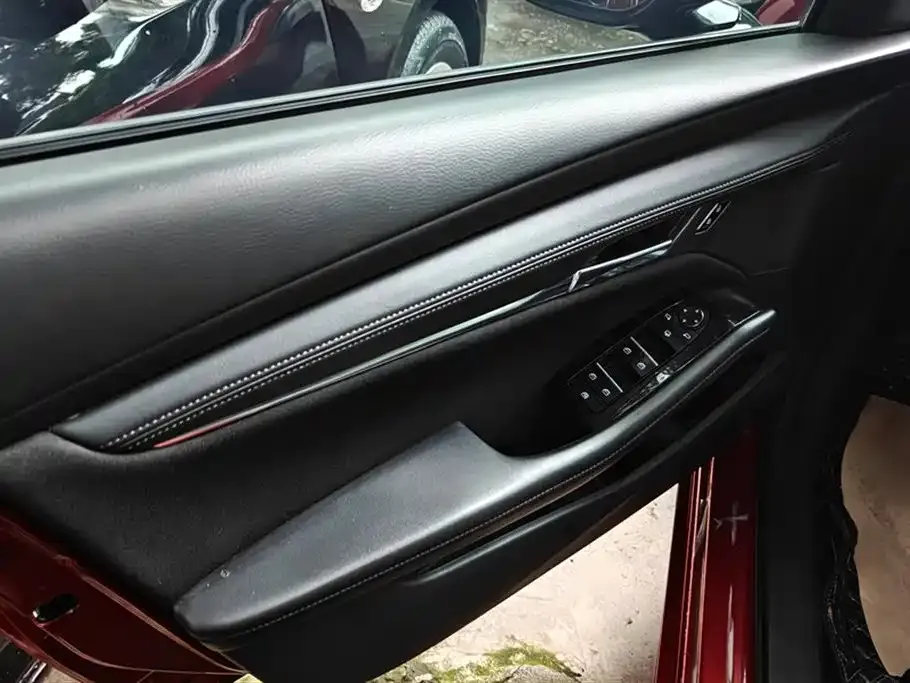 Mazda 3 Axela 2021 из CN, фото 3