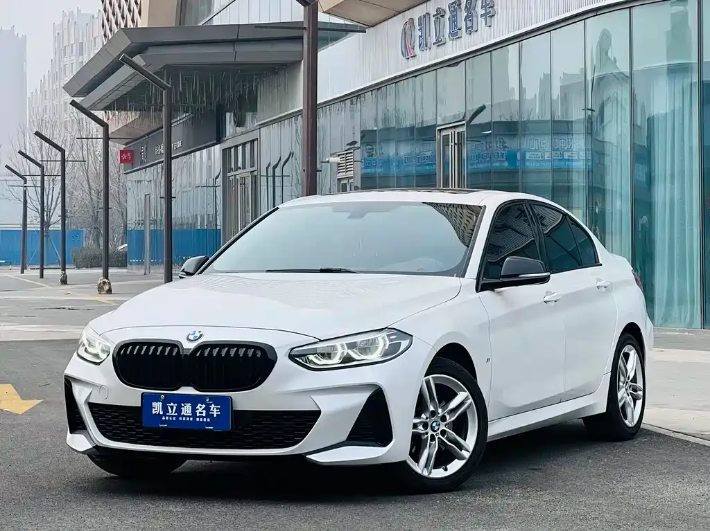 BMW 1 Series 2021 из CN, фото 1