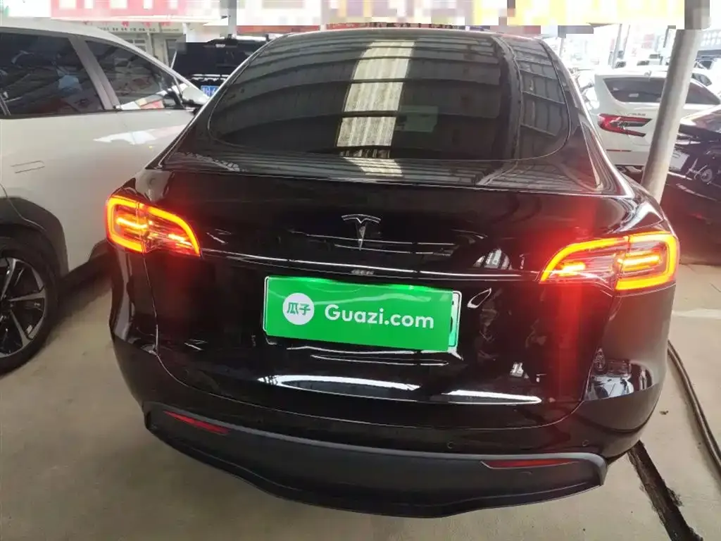 Tesla Model Y 2023 из CN, фото 9