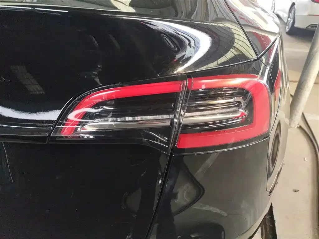 Tesla Model Y 2023 из CN, фото 10