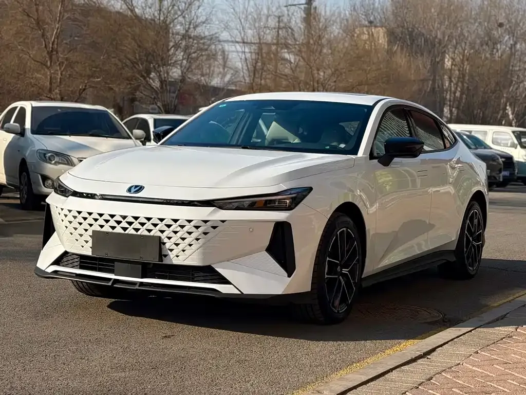 Changan UNI-V iDD 2025 из CN, фото 1