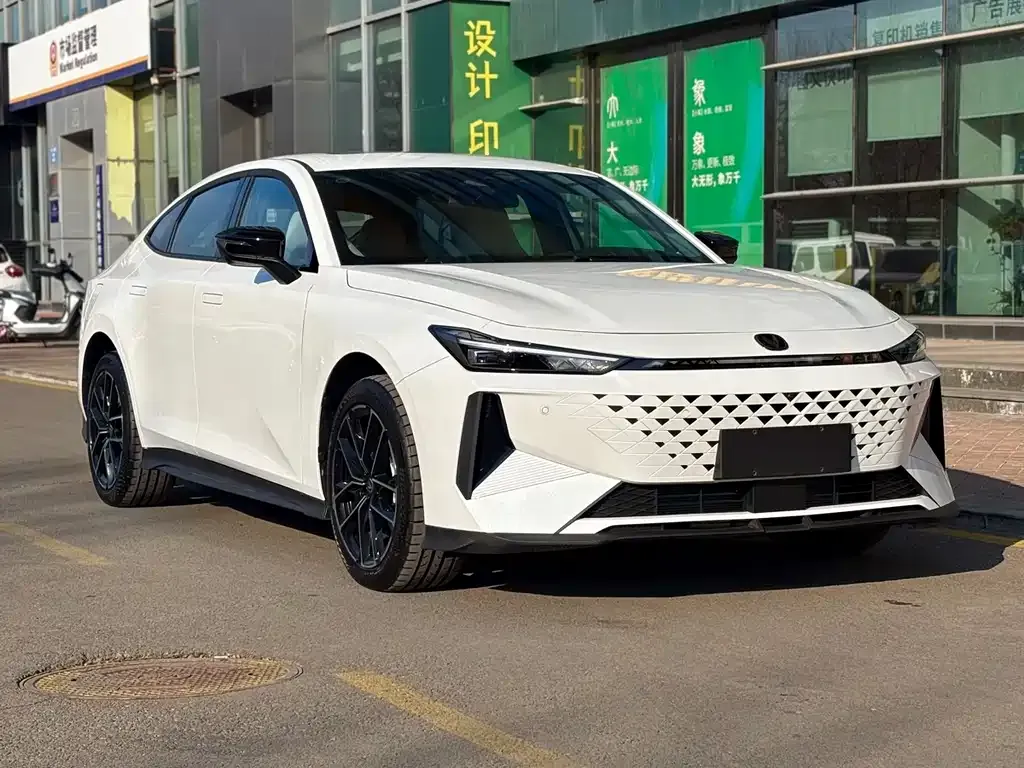 Changan UNI-V iDD 2025 из CN, фото 5