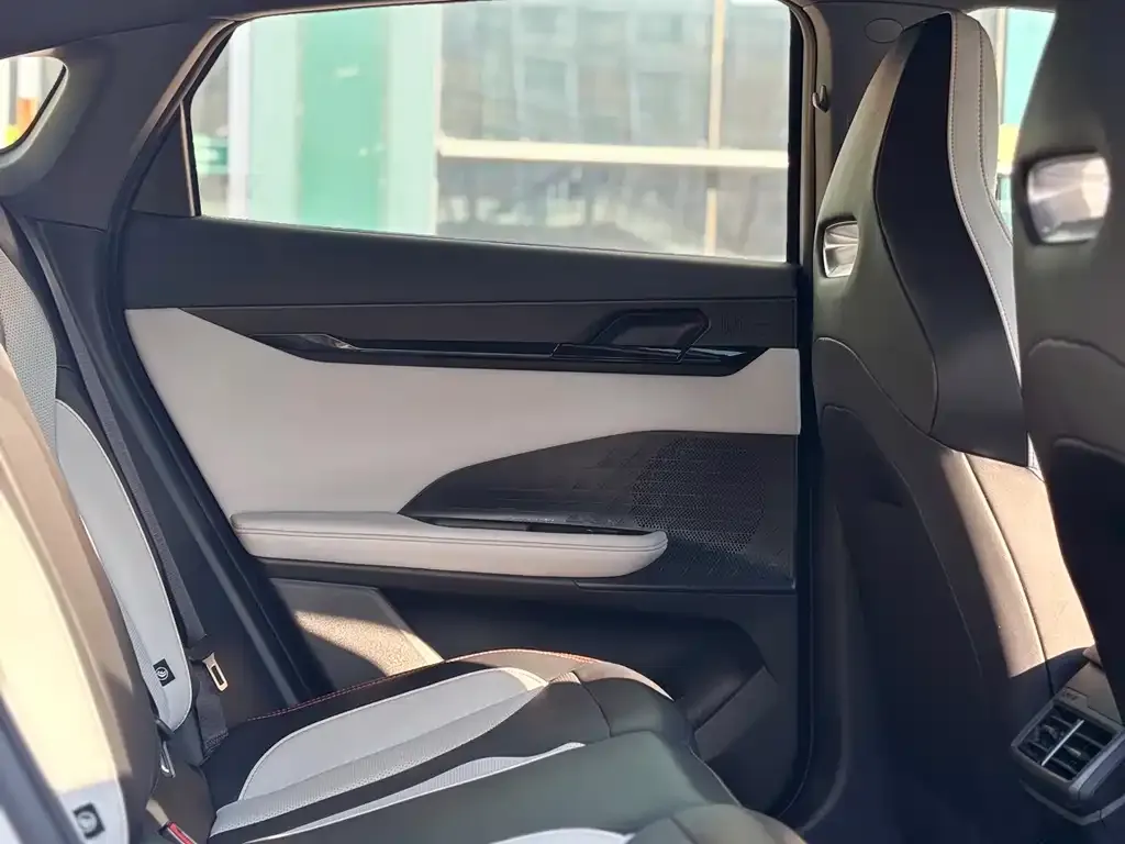 Changan UNI-V iDD 2025 из CN, фото 8