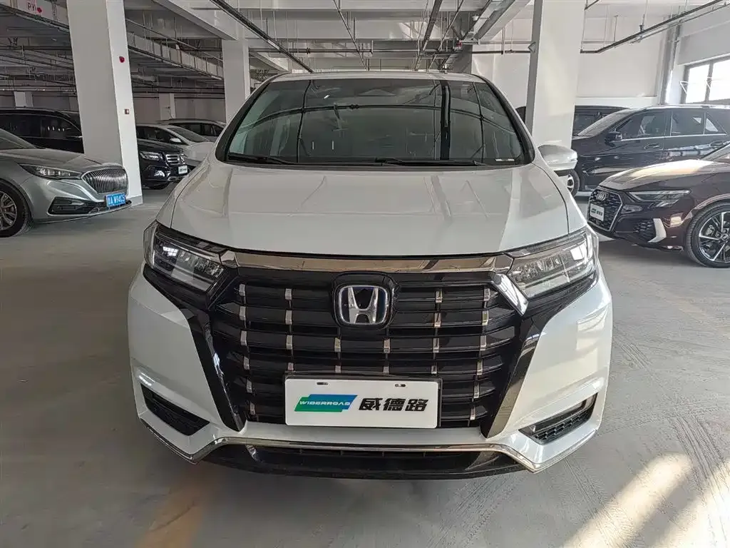Honda Elysion 2024 из CN, фото 10