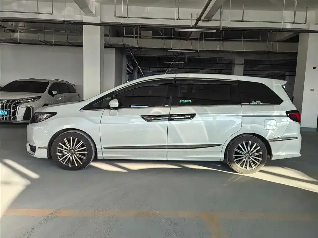 Honda Elysion 2024 из CN, фото 5