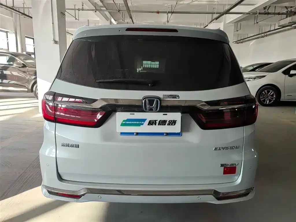 Honda Elysion 2024 из CN, фото 2
