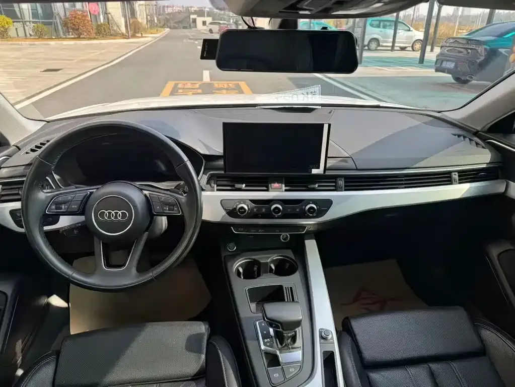 Audi A4L 2022 из CN, фото 6
