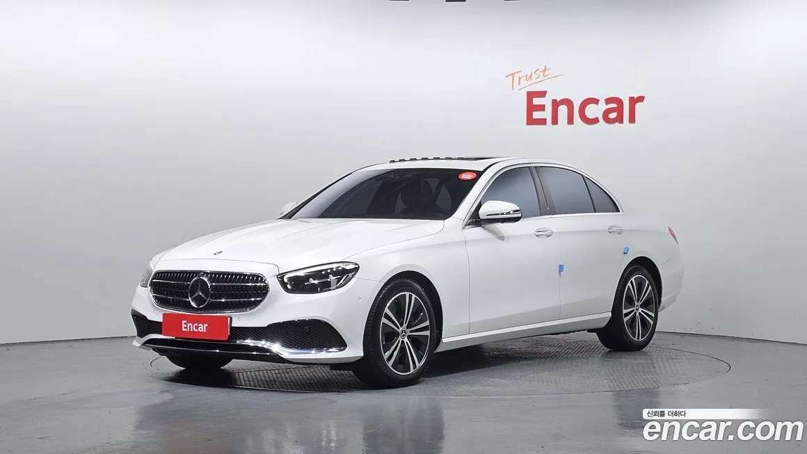 Mercedes-Benz E-Class — фото 1