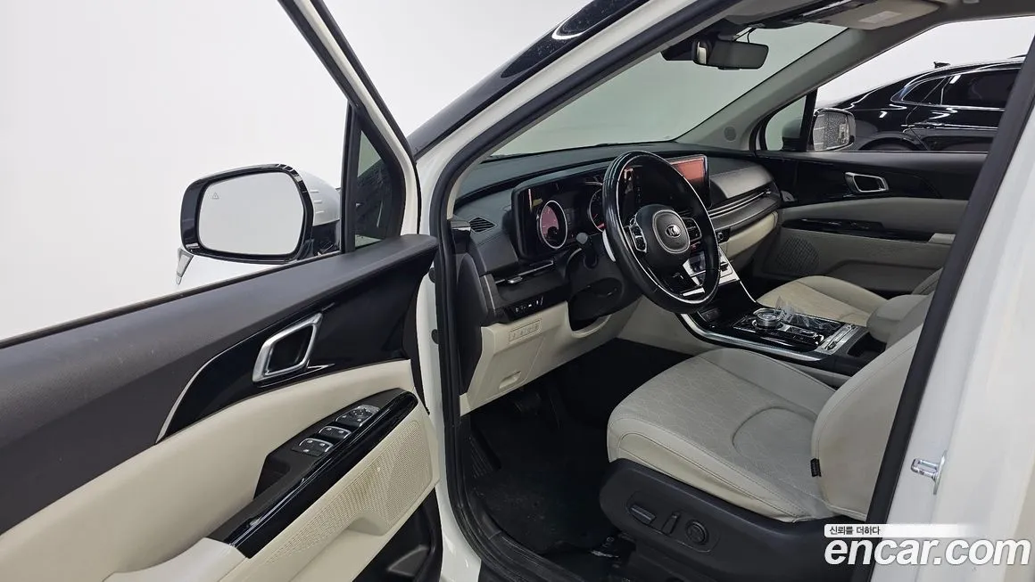 Kia Carnival — фото 10