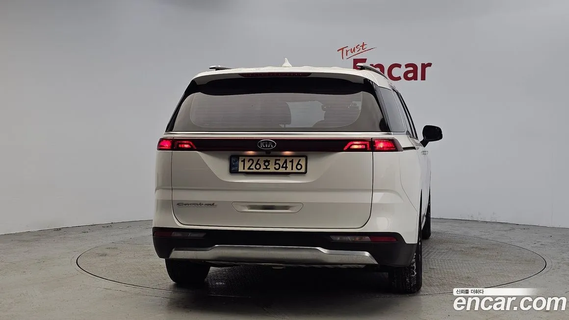 Kia Carnival — фото 2