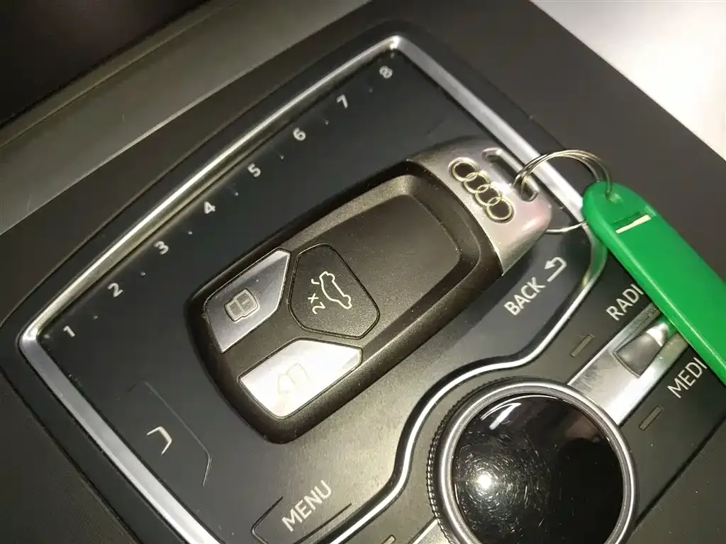 Audi Q5L 2021 из CN, фото 5