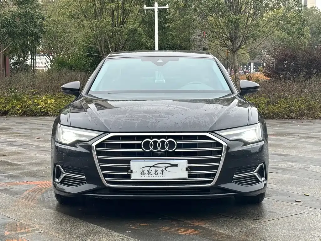 Audi A6L — фото 1