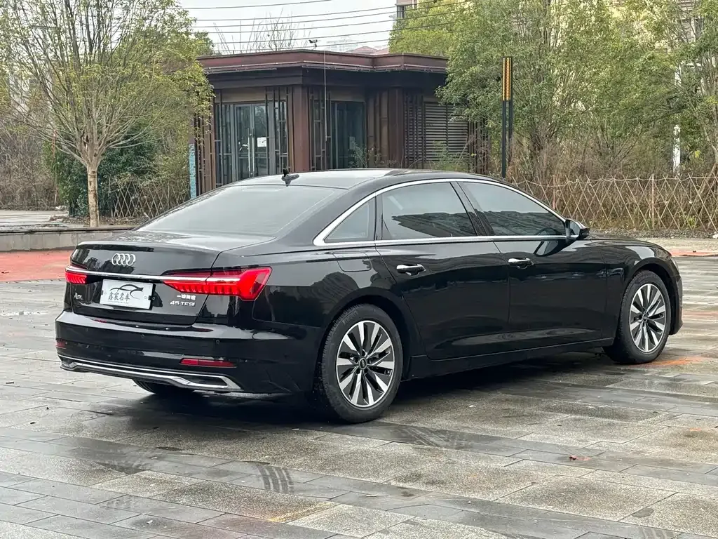 Audi A6L — фото 8