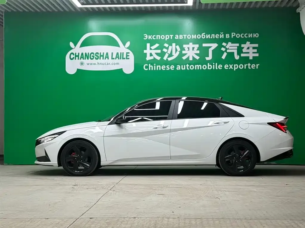 Hyundai Elantra 2023 из CN, фото 10
