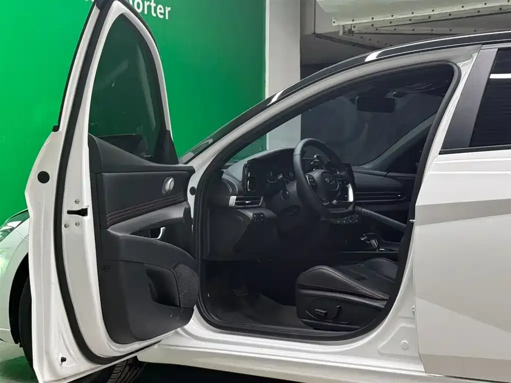 Hyundai Elantra 2023 из CN, фото 8