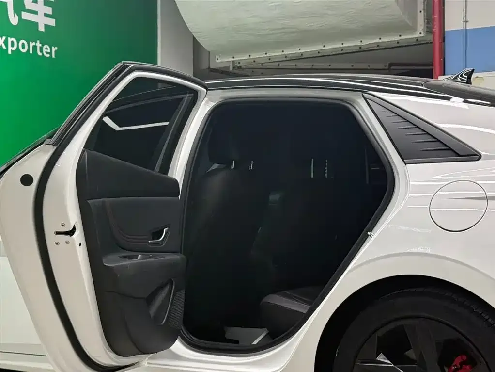 Hyundai Elantra 2023 из CN, фото 6