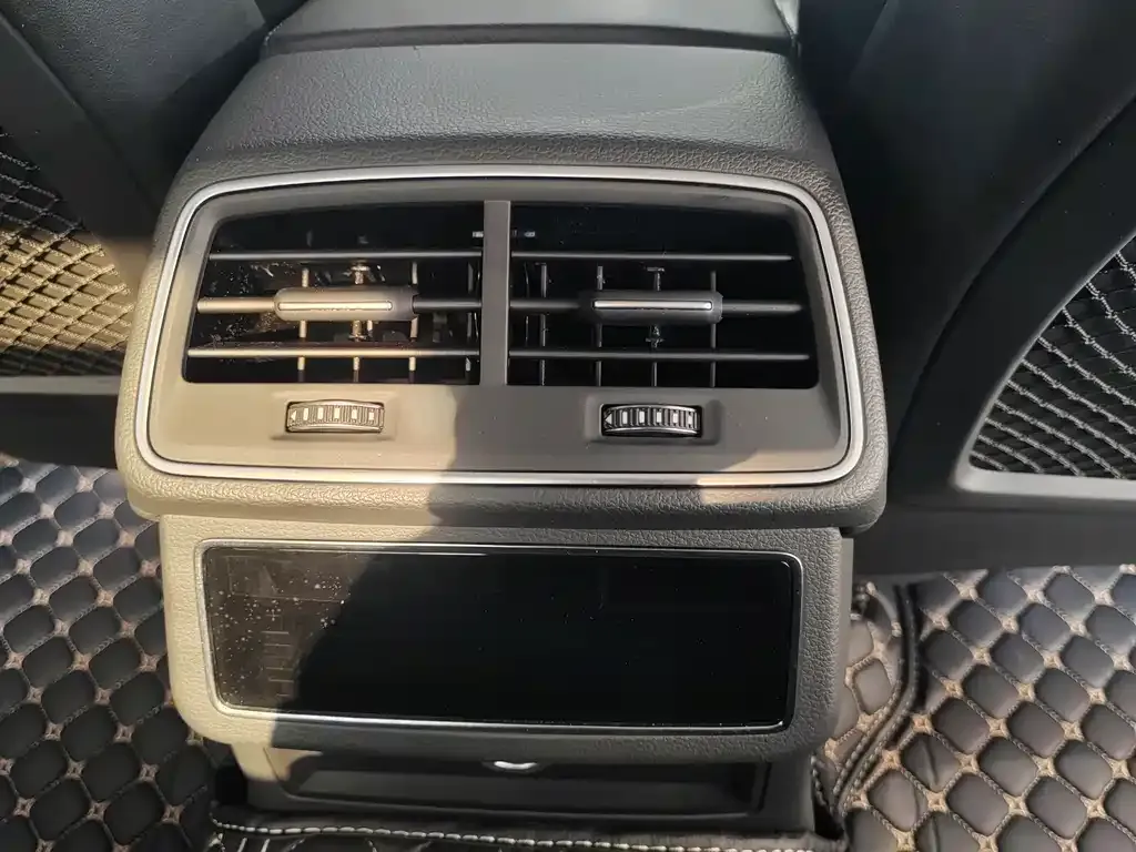 Audi A6L 2022 из CN, фото 3