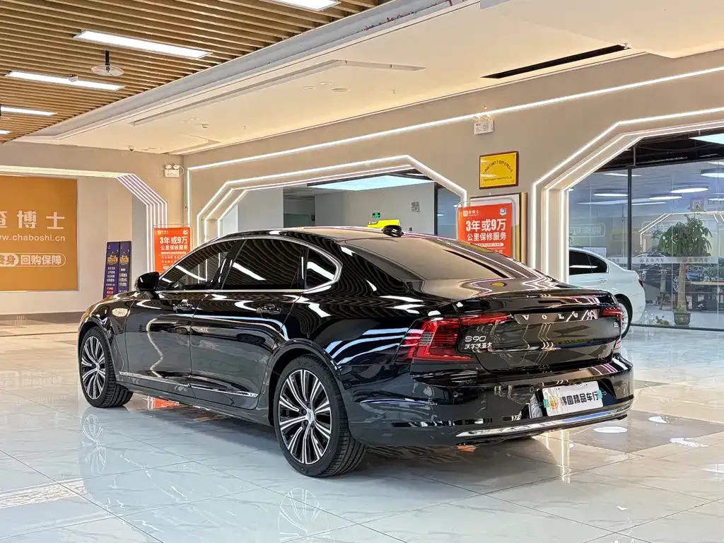 Volvo S90 2023 из CN, фото 2